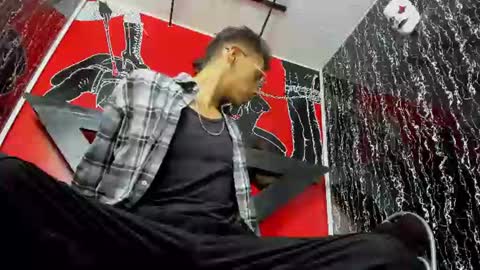 Snapshot of dereck_monroe chatting on June 26, 9:30 pm Dereck online show from June 26, 9:30 pm