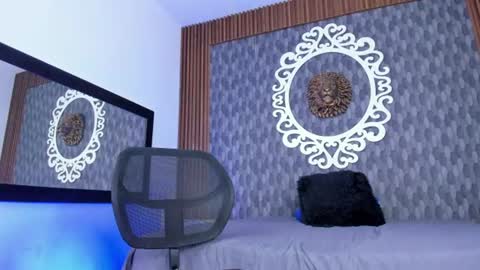 Snapshot of dereck_smithh chatting on June 21, 2:47 am Dereck online show from June 21, 2:47 am