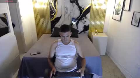 Snapshot of dereck_smithh chatting on July 4, 3:13 am Dereck online show from July 4, 3:13 am