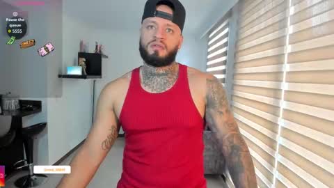 Snapshot of dereckgreen chatting on February 4, 8:47 pm dereckgreen online show from February 4, 8:47 pm