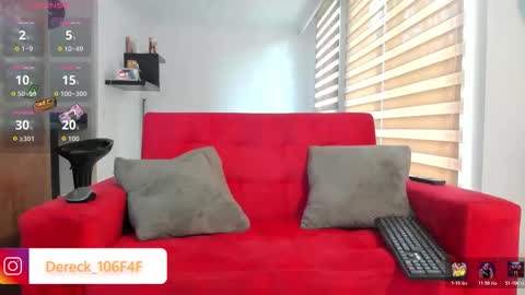 Snapshot of dereckgreen chatting on February 7, 3:49 pm dereckgreen online show from February 7, 3:49 pm