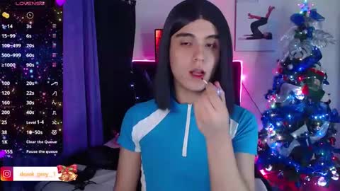 Derek independent online show from January 1, 10:32 am