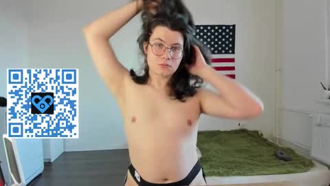 Derek online show from November 14, 11:31 am