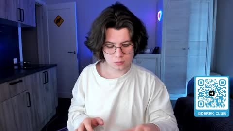 Derek online show from May 11, 9:15 am