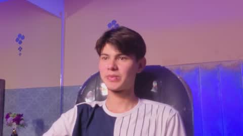 derek_sinn online show from March 3, 8:04 pm