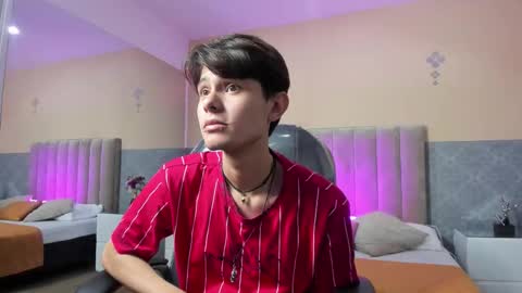 derek_sinn online show from March 23, 6:12 pm