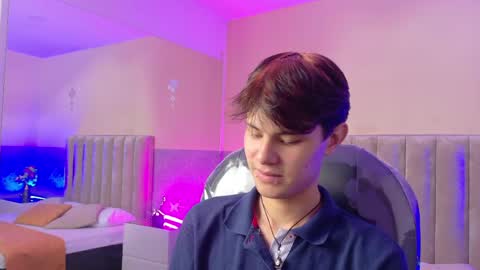 Snapshot of derek_sinn chatting on May 15, 7:54 pm derek_sinn online show from May 15, 7:54 pm