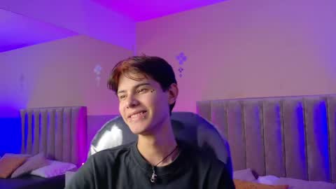 Snapshot of derek_sinn chatting on May 16, 9:13 pm derek_sinn online show from May 16, 9:13 pm
