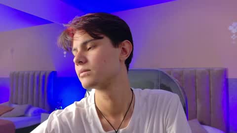 Snapshot of derek_sinn chatting on May 21, 8:49 pm derek_sinn online show from May 21, 8:49 pm