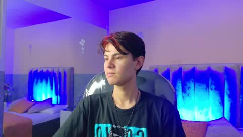 Snapshot of derek_sinn chatting on May 23, 9:08 pm derek_sinn online show from May 23, 9:08 pm