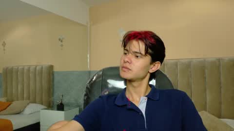 Snapshot of derek_sinn chatting on June 2, 8:33 pm derek_sinn online show from June 2, 8:33 pm