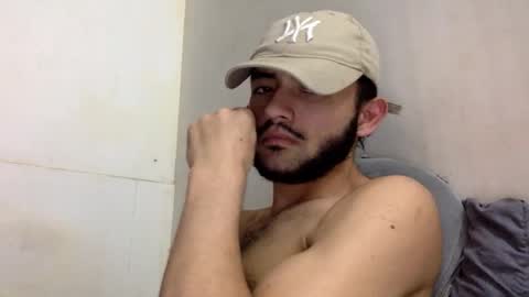 Snapshot of derek_smiith chatting on October 9, 3:37 am Derek smiith online show from October 9, 3:37 am