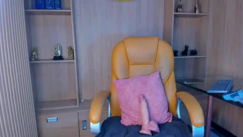 Snapshot of derek_voss chatting on May 5, 1:19 pm derek_voss online show from May 5, 1:19 pm