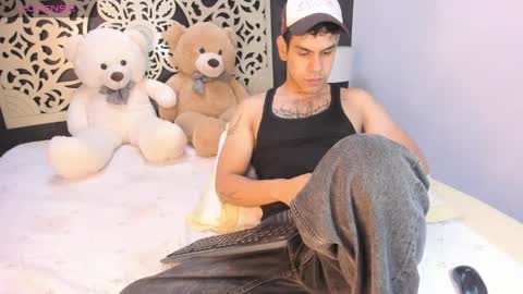 Snapshot of derek_voss chatting on May 19, 12:33 pm derek_voss online show from May 19, 12:33 pm