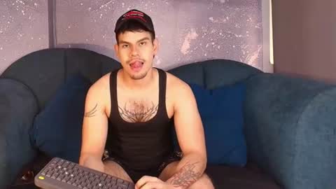 Snapshot of derek_voss chatting on June 18, 12:53 pm derek_voss online show from June 18, 12:53 pm