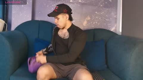 Snapshot of derek_voss chatting on July 1, 1:02 pm derek_voss online show from July 1, 1:02 pm