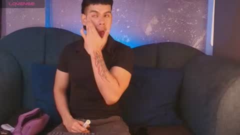 Snapshot of derek_voss chatting on July 16, 1:39 pm derek_voss online show from July 16, 1:39 pm