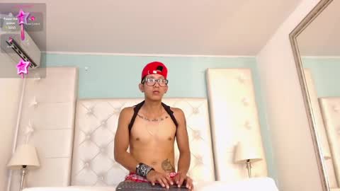 derekwildx online show from March 12, 6:55 pm