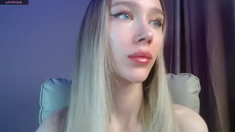 Ari online show from April 19, 4:39 pm