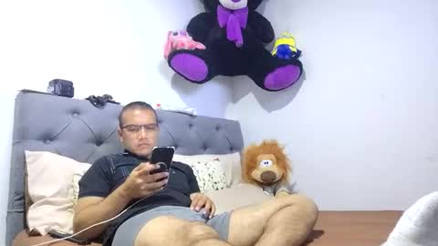 descontrol23173849 online show from April 13, 1:11 am