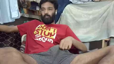 Snapshot of desi_boy799417 chatting on May 1, 10:09 am desi_boy799417 online show from May 1, 10:09 am