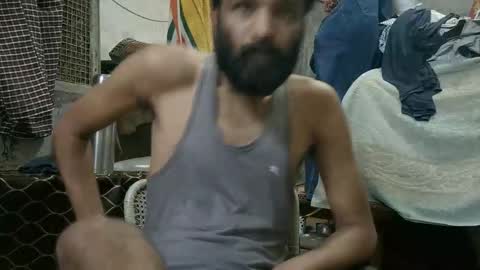 Snapshot of desi_boy799417 chatting on May 12, 9:17 am desi_boy799417 online show from May 12, 9:17 am