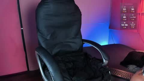 Snapshot of desi_latin chatting on May 2, 8:14 pm NTMY guys im a kinda desi from Medellin online show from May 2, 8:14 pm