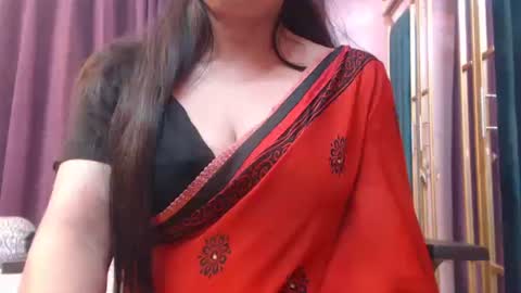 Snapshot of desimaisa130 chatting on December 21, 4:14 pm Maisa online show from December 21, 4:14 pm