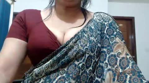 Snapshot of desimaisa130 chatting on May 22, 4:45 pm Maisa online show from May 22, 4:45 pm