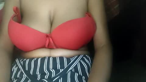 Snapshot of desiprincess35 chatting on June 23, 6:06 pm desiprincess35 online show from June 23, 6:06 pm