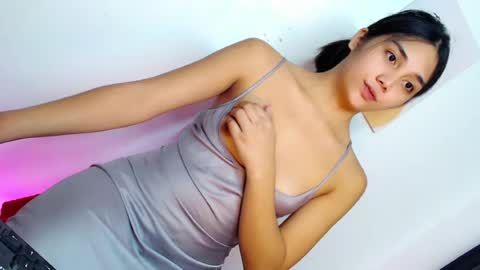 Snapshot of desirable_rica chatting on July 13, 11:29 pm desirable_rica online show from July 13, 11:29 pm