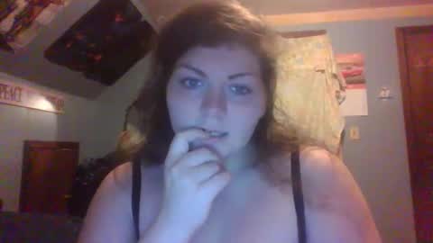 Snapshot of desireepeach69 chatting on June 4, 1:55 am desireepeach69 online show from June 4, 1:55 am