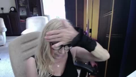 Snapshot of desiresofia chatting on June 26, 6:40 am S O F I A online show from June 26, 6:40 am