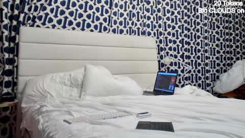 Snapshot of desiriabledesiri chatting on December 12, 8:36 am Ryley Rydes online show from December 12, 8:36 am