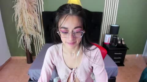 Snapshot of desiring__angel chatting on March 6, 5:57 am Desiring Angel online show from March 6, 5:57 am