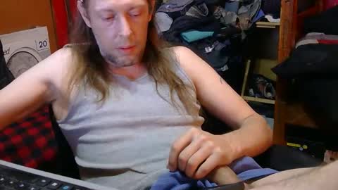 Snapshot of desolation2012 chatting on June 2, 4:36 am desolation2012 online show from June 2, 4:36 am
