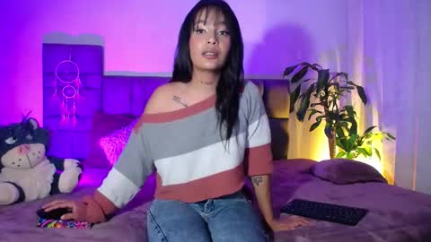 Independent model online show from September 26, 4:05 am