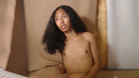 Snapshot of destinedprincess_xx chatting on May 18, 6:30 am jenny online show from May 18, 6:30 am