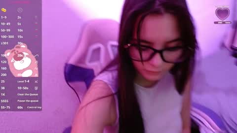 Snapshot of destinya_ chatting on May 24, 11:15 am destinya_ online show from May 24, 11:15 am