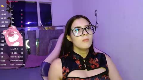 Snapshot of destinya_ chatting on June 12, 12:15 pm destinya_ online show from June 12, 12:15 pm