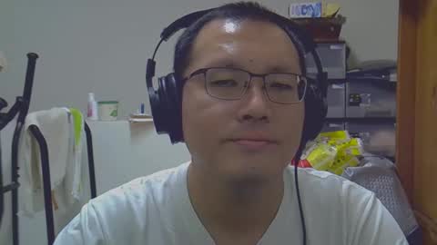 Snapshot of destroy1984 chatting on December 7, 11:18 am Destroy November 1984 online show from December 7, 11:18 am