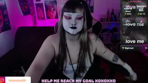 Snapshot of destroyall420 chatting on April 24, 4:42 pm Lola Bdsm and fries online show from April 24, 4:42 pm
