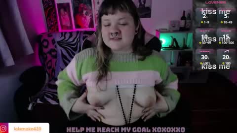 Snapshot of destroyall420 chatting on June 8, 3:56 pm Lola Bdsm and fries online show from June 8, 3:56 pm