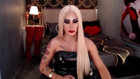 Snapshot of destroyermistressxxx chatting on February 24, 10:30 pm destroyermistressxxx online show from February 24, 10:30 pm