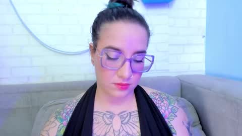 Deva Blue online show from February 13, 4:43 am