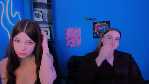 devil_moon_ online show from March 7, 2:03 pm