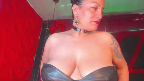 devil_taylorx online show from March 21, 4:10 pm
