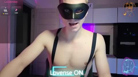 Snapshot of devilinmask666 chatting on January 10, 6:31 pm Devilinmask666 online show from January 10, 6:31 pm