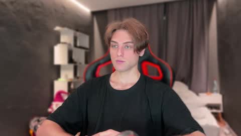 Snapshot of devilnut1 chatting on November 15, 6:33 am devilnut1 online show from November 15, 6:33 am