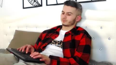 devin_ho online show from March 3, 2:04 pm